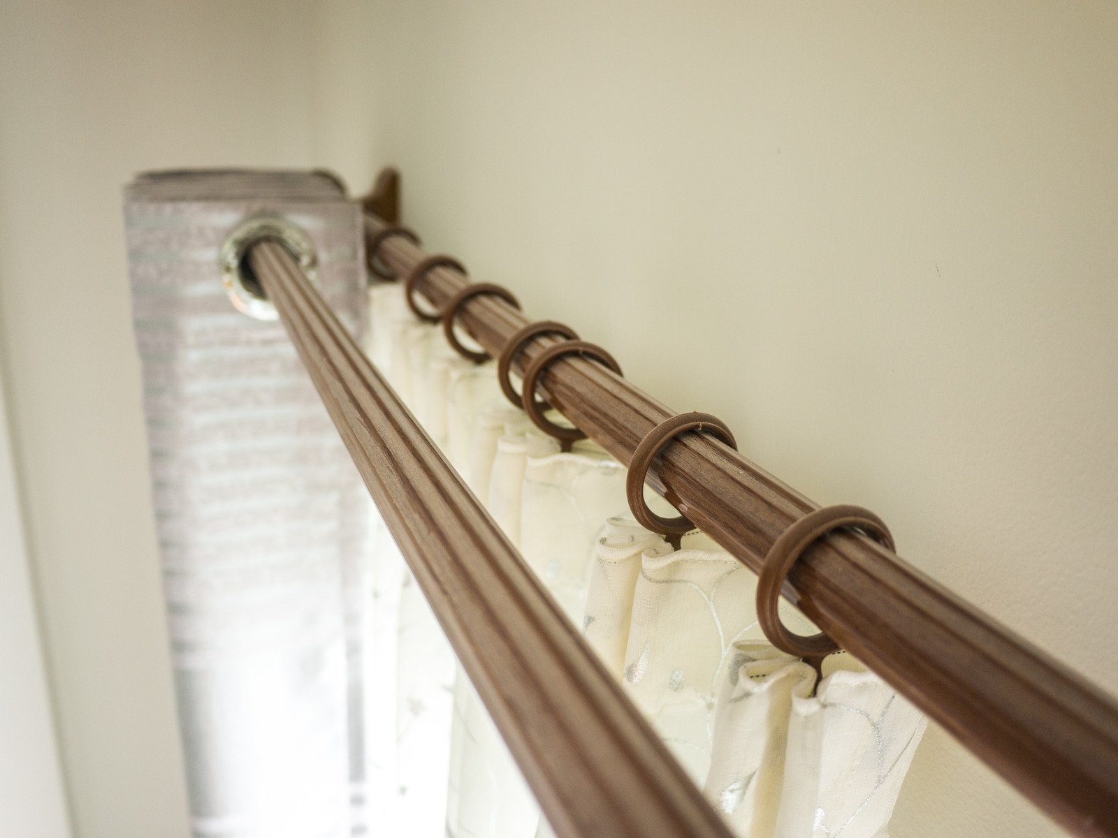 Bay Window Curtain Pole: A Guide to Choosing and Installing