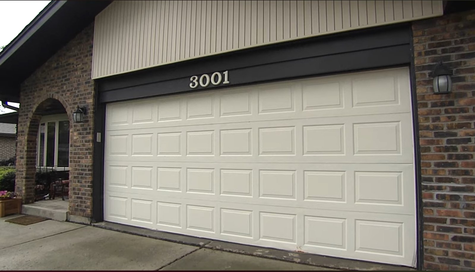 How to Paint a Garage Door? Your Ultimate Guide With Video