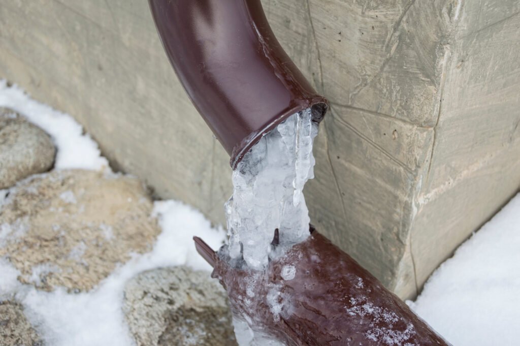 Frozen Pipes to Thaw Naturally